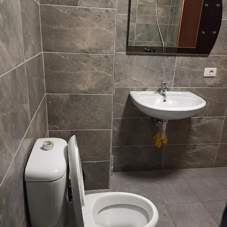 דירה 1+1 Ap With Balcony טיראנה